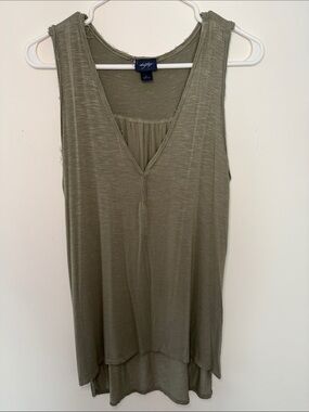 Daytrip Olive Green V-Neck Sleeveless Tank